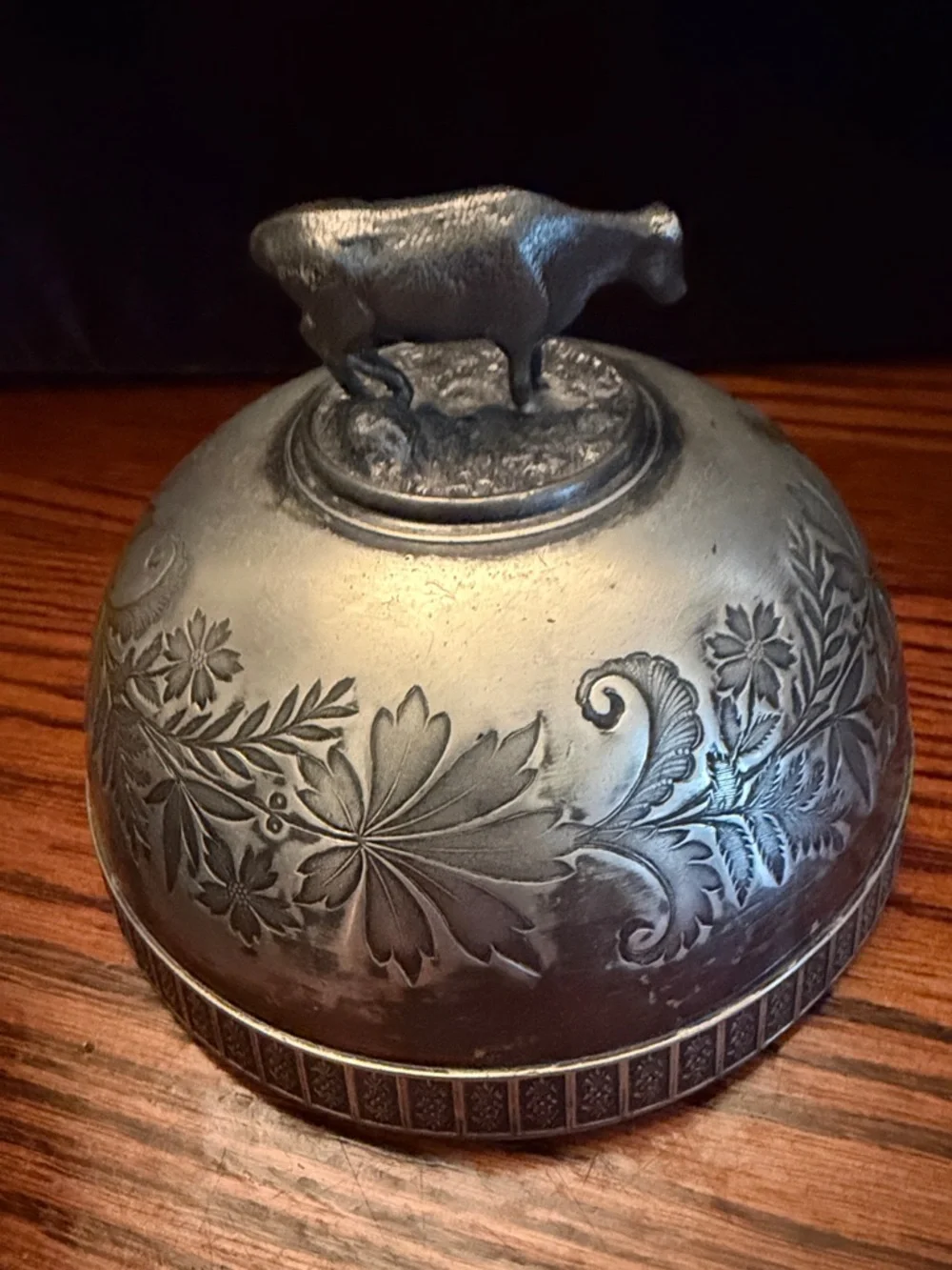Victorian Meriden Company silverplate Butter Dish - Picture 3 of 11